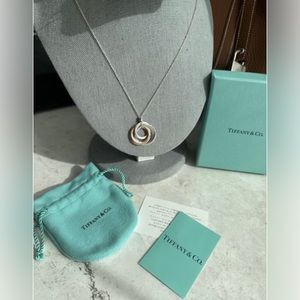 Tiffany 1837 Interlocking Circle Triple Necklace Silver 925 / Rubedo Metal.